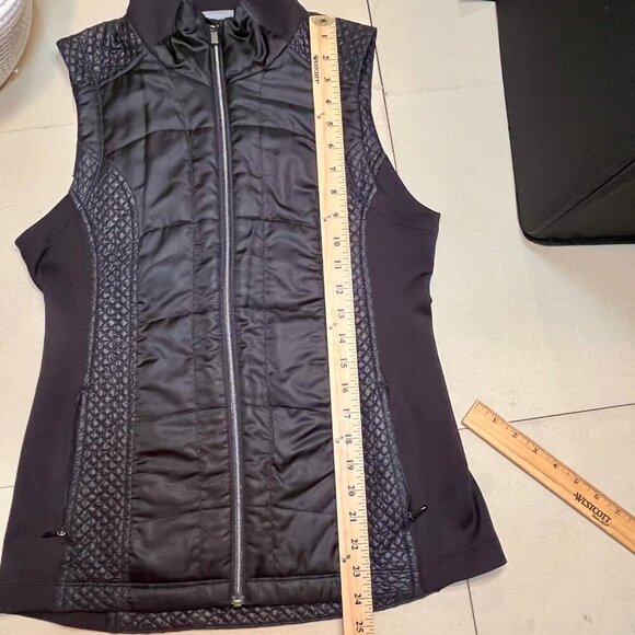 Athleta  Quilted Vest Black  Sleeveless Full  Front Zip - Picture 11 of 12